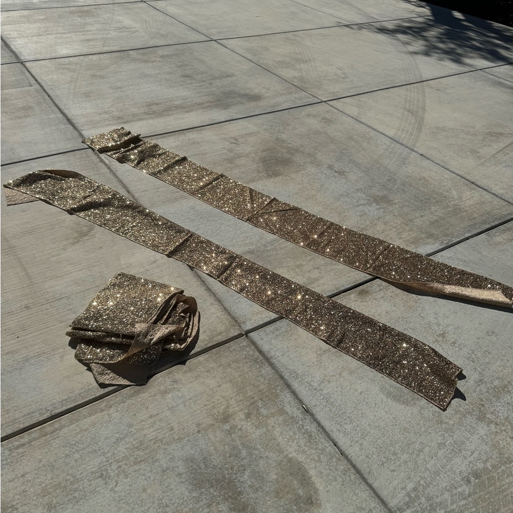 5 sparkle gold/champagne table runners